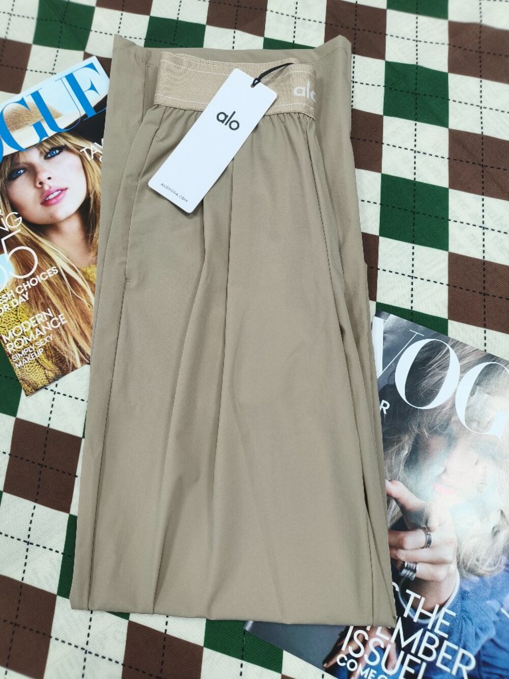 Alo Yoga High or Low Rise Suit Up Trouser💛Gravel Color Regular Length🧡NWT - Picture 4 of 9